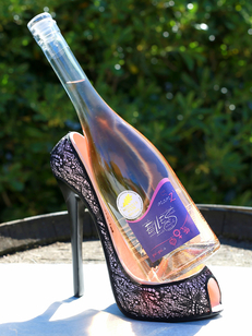Domaine du Petit Chaumont Aigues Mortes produit des vins Gris de Gris (® NetWorld-fabrice Chort) Domaine du Petit Chaumont Aigues Mortes produit des vins Gris de Gris (® NetWorld-fabrice Chort)