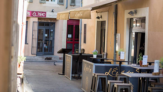 L’Éveil des Sens Nîmes vous envoûte le temps d’un dîner autour d'une cuisine franco-marocaine faite maison en centre-ville. L’Éveil des Sens Nîmes vous envoûte le temps d’un dîner autour d'une cuisine franco-marocaine faite maison en centre-ville.