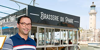 La Brasserie du Phare au Grau du Roi qui est un restaurant fait maison avec une carte tournée autour des poissons et coquillages est gérée par Cyril Corsan.(® SAAM-Fabrice CHORT)