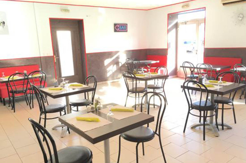 Le Before Nîmes est un bar-restaurant sur la route d'Uzès qui propose une cuisine familiale traditionnelle.