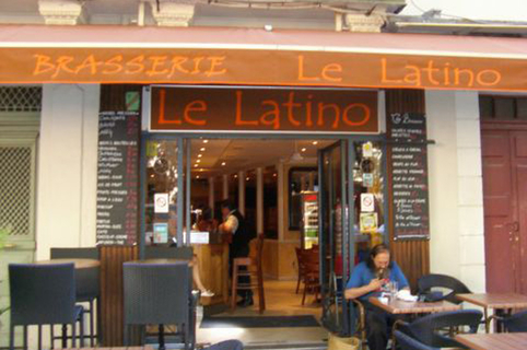 La brasserie Le Latino vous reçoit en centre-ville dans une ambiance conviviale tout proche des Arènes.