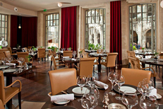 Le Lisita Nîmes Restaurant gastronomique vous reçoit en centre-ville face aux Arènes (® facebook le lisita)