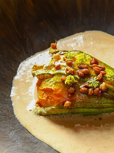 Menna Nîmes • Restaurant gastronomique • Ici Fleur de courgette farcie d’une fine mousseline de langoustines ( ® menna )