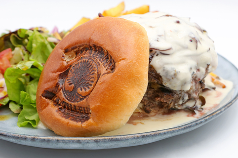Le Burger du Chef du restaurant Le Tilleul à Vestric-et-Candiac.(® SAAM fabrice CHORT)