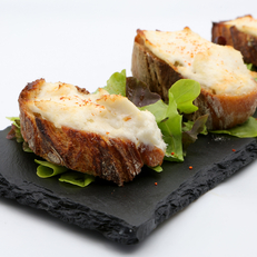 Brandade de morue sur toasts gratinés
