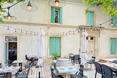 Grande terrasse du restaurant Le Tilleul à Vestric-et-Candiac (® SAAM-fabrice CHORT)
