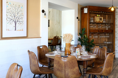 Salle du restaurant Le Tilleul à Vestric-et-Candiac (® SAAM- fabrice CHORT)