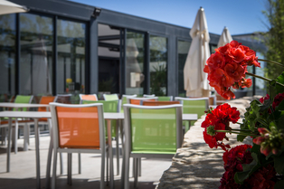 Brasserie Vatel à Nîmes est un restaurant qui propose des buffets à volonté (® Vatel) Brasserie Vatel à Nîmes est un restaurant qui propose des buffets à volonté (® Vatel)